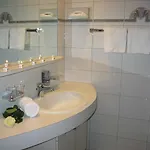 Antonius 4*